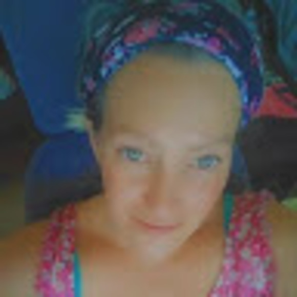 Meet your Posher, Kori - Picture 1 of 1